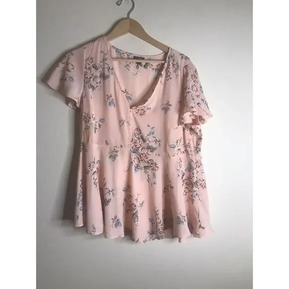 Torrid Floral Blouse Top Womens Short Sleeve Size 1X - Picture 2 of 7